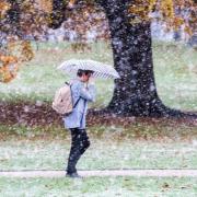 When is snow predicted to fall TONIGHT and how much should you expect?