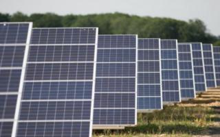 Plans to install the EDF Renewables solar farm on agricultural land off Tye Lane in Bramford, outside Ipswich, Suffolk, have been approved.