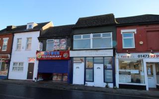 A restaurant with a three bedroom flat in Ipswich town centre is heading to auction